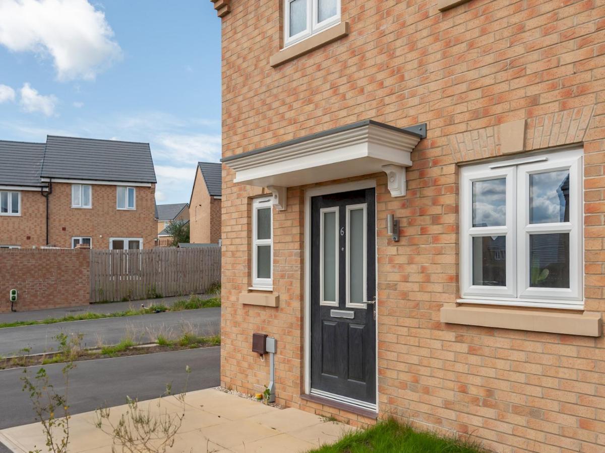 Pass The Keys Bramhope Haven - New Home Next To Golden Acre Park Leeds  Exterior photo